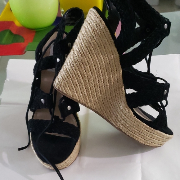 Sandals - Picture 2 of 4